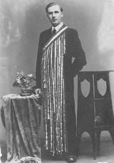 .. 1945. 12. 12. ifj. Doma Gyula vegyeskereskedő, háztartási cikkel kiegészítve... 1945. 12. 16. Ódor József kovács... 1946. 07. 18. Németh Gyula kőműves... 1947. 07. 19. Guttmann Miklós daráló... 1947. 09.