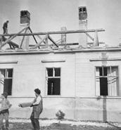 A kelyhen található egy évszám is felülről beütve: 1724, ami arra utalhat, hogy talán az első felszentelt Nárai plébános hozhatta, vagy kaphatta a kelyhet.