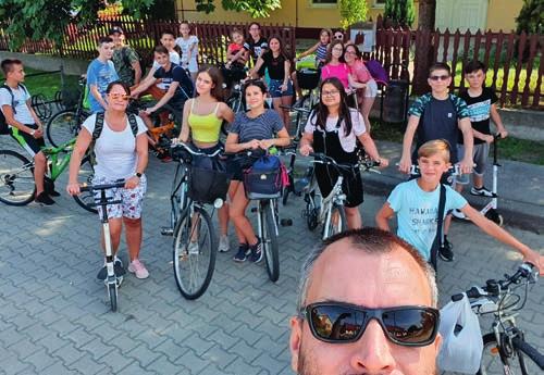 10 MI ÚJSÁG FÉNYSZARUN? 2020/8 Iglice edzőtábor 2020 Társasjátékot a könyvtárból!