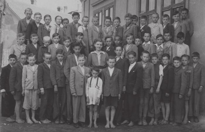 MI ÚJSÁG FÉNYSZARUN? 2020/8 19 vasárnap délután Kovacsics főispán nyitotta meg, majd Sidló professzor tartotta meg nagyértékű előadását.