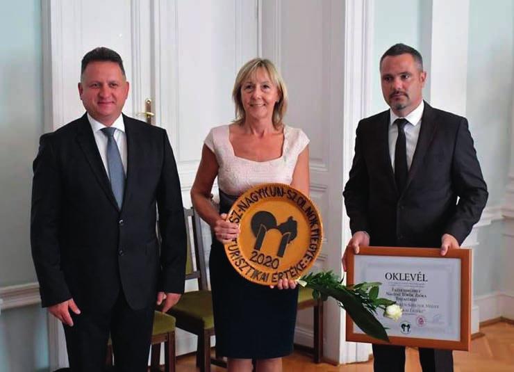 ERZSÉBET temetési szertartásán megjelentek, sírjára koszorút, virágot hoztak, fájdalmunkban együtt éreztek velünk.
