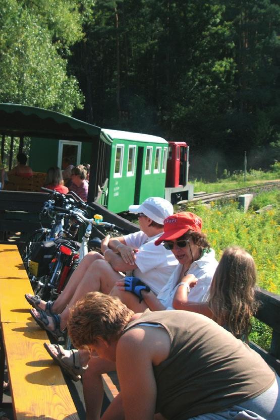 Borkóstolók, pincetúrák 10 személyes rafting csónakokkal, túravezetéssel, oda-vissza transzferrel,