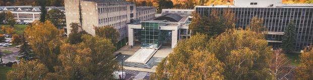 Facilities on the campus The University of Miskolc has a huge, green campus where most of the services take place.