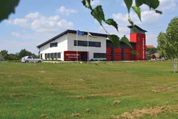 Az épület beépített alapterülete: 425,31 m 2 Hasznos alapterület földszinten: 364,84 m 2 Hasznos alapterület az emeleten: 126,96 m 2 A magasfeszültségű hálózat átépítése is szükségessé vált