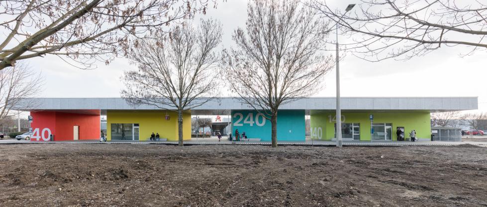 BUDAÖRS, SZIVÁRVÁNY UTCAI BUSZPÁLYAUDVAR 2040 Budaörs, Baross utca - Szivárvány utca Építészet: Ép.