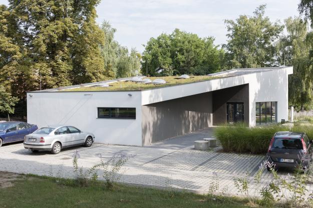TERMELŐI PIAC KISZOLGÁLÓÉPÜLET 2072 Zsámbék, Akadémia u. 3. 2018-19 Építészet: Ép.