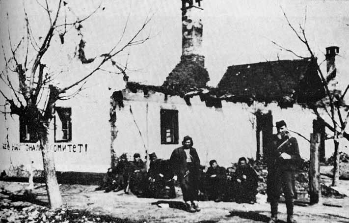 427 Valójában a csatát a szovjet és a bolgár csapatok és a sorozatrakétavetők (a híres katyusák ) 428 bevetése döntötte el, valamint az, hogy a németek számára már nem volt érdekes Bolmán, hiszen a