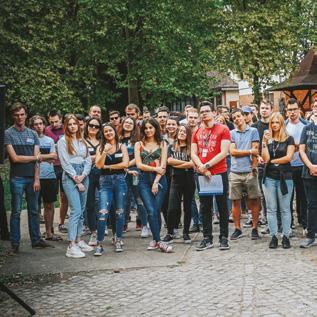 com AZ EGYETEMI ÉVEK SOK SZEMPONTBÓL A LEGSZEBBEK KÖZÉ TARTOZNAK, HISZEN A TANULÁS MELLETT RENGETEG ÉLMÉNNYEL, SZAKMAI LEHETŐSÉGGEL ÉS KAPCSOLATTAL GAZDAGODHATUNK.