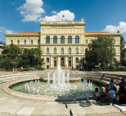 KUTATÓHELYEK KUTATÓHELYEK SZEGEDI TUDOMÁNYEGYETEM A Szegedi Tudományegyetem (SZTE) Magyarország egyik vezető egyeteme, a minőségi felsőoktatás elkötelezettje. Az SZTE 2000.