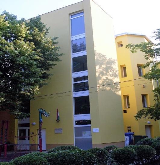 I.5. 1016 Budapest, Mészáros u. 56/b.sz. A Mészáros utcai óvoda a Naphegy lábánál, fővárosi viszonylatban jó levegőjű, zöldövezeti környezetben helyezkedik el.