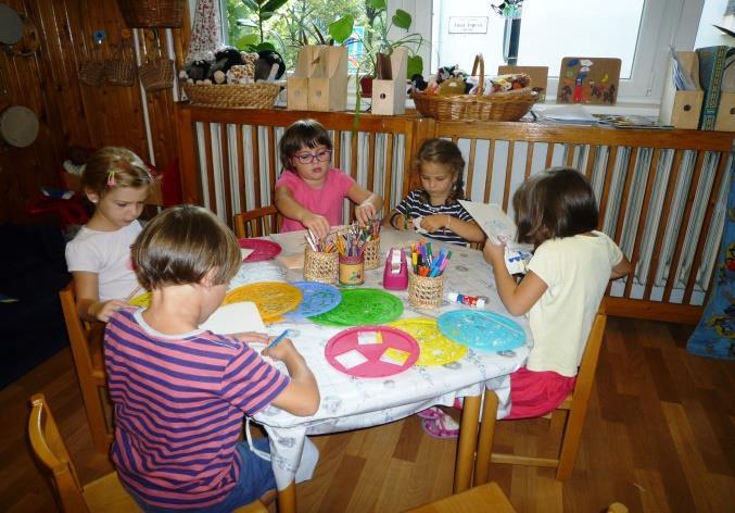 Foglalkoztató szobáink minden épületünkben otthonosak, barátságosak és jól felszereltek.