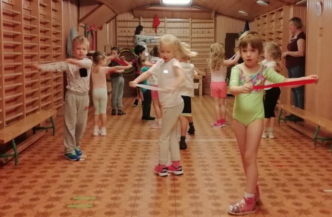 A gyermekek fejlődésében nagy szerepet játszik a tudatosan szervezett mozgás.