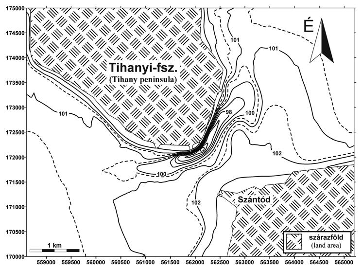 Tihany Strait based on the survey of 1895 (Péch, Erdős 1898) nagyjából egyenes, közel K NY-i irányú. A kút legmélyebb pontja az új felméréssel összhangban 10 11 m között van.