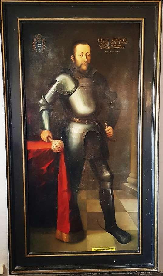I połowa XV w. dobudowano przedzamcze zachodnie z czworoboczną basztą koniec XV w.