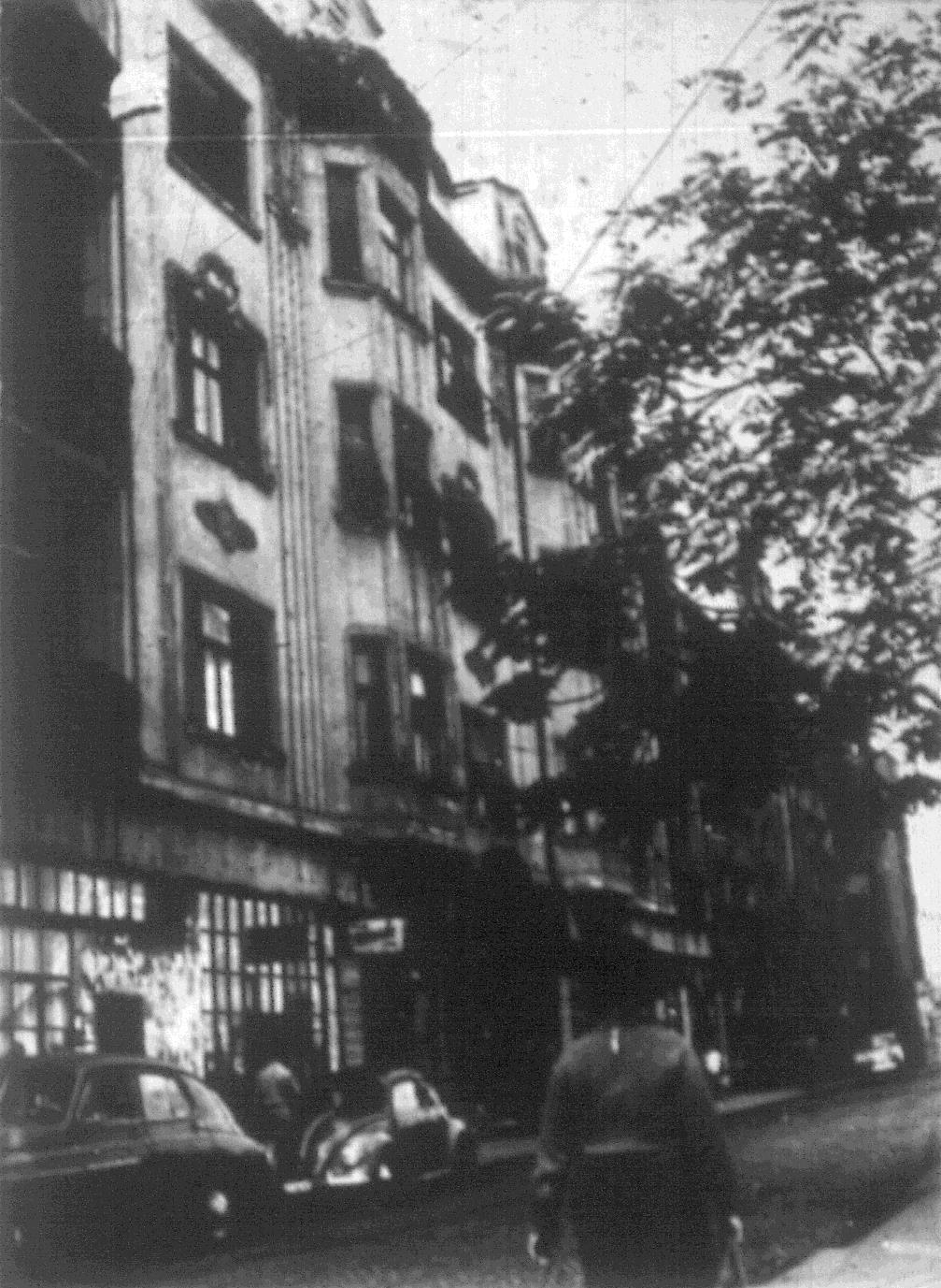 35. kép Az Ungár ház 1963. körül 73 díszeit ugyanis eltávolították.