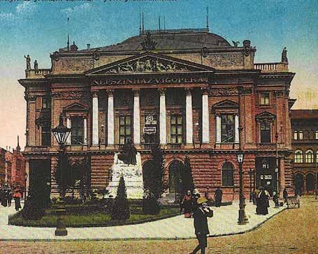 Az 1880-as évek végétől jelentek meg írásai, és kezdettől elismerés fogadta azokat. Már fiatalon egyike volt a legkeresettebb műkritikusoknak, a színházkritika megújítójának tekintik.