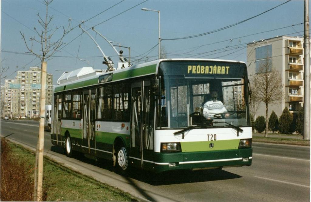 Vendégségben a Skoda 21Tr 1997 december hónaptól az SZKT saját vállalkozásban a Cseh megrendelő részére elvégezte az új modern