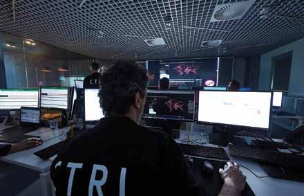 CENTER MESTERSÉGES INTELLIGENCIA AZ IT-BIZTONSÁG SZOLGÁLATÁBAN Együtt többre megy a gép és az ember Nemcsak konkrét fejlesztésekben, de hosszabb távú kutatásokban is kiválóan működik együtt a