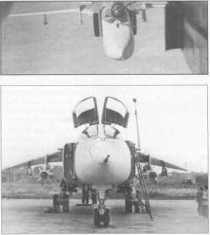 Col. Kireyev (first from left) and two other pilots Kirejev alezredes (bal) és két másik pilóta az egységből, 1986 Personnel of 727. gv.obap in front of a Su-24M, around 1987 A 727.