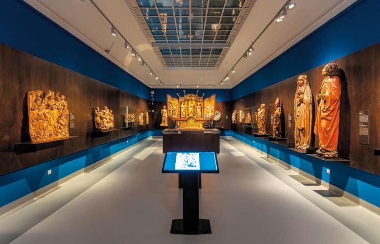 its original, century-old glory. An existing collection in an old building, reorganised according to new viewpoints. The old building however, underwent a significant technological renovation.