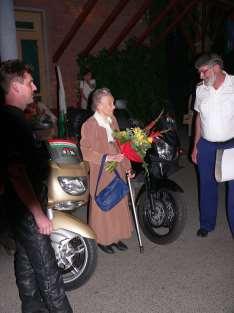2008 októberében meghívásomra özv.