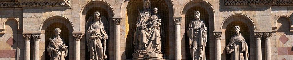 A dómot II. Konrád német-római császár alapította 1030-ban. A felszentelés az unoka, IV. Henrik németrómai császár idejében, 1061-ben történt. 20 évvel később IV.