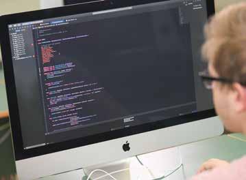 Felsőoktatási szakképzés PROGRAMTERVEZŐ INFORMATIKUS Képzési idő: nappali és levelező tagozaton is 4 félév Specializáció: fejlesztő Az oklevélben szereplő szakképzettség: felsőfokú fejlesztő