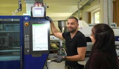 szakterület gyakorlati eredményeinek megismertetése, valamint az ezek alkalmazásához szükséges készségek kifejlesztése.