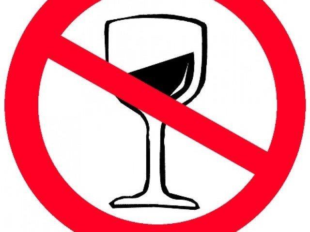 Mértéktelen alkoholfogyasztás Az egészségügyi felmérések eredményei azt mutatják, hogy a kamaszok 45%-a iszik alkoholt, míg ezen fiatalok 64% pedig rendszeresen túlzásba viszi az ivászatot, részt