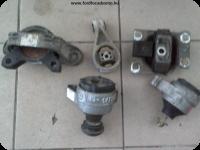 Focus motor és váltó tartó bakok eladók.