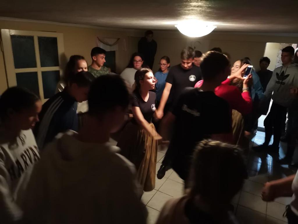 mulatsággal