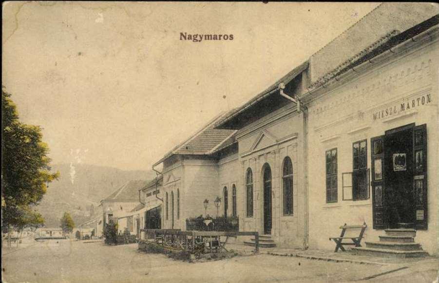 A nagymarosi Fő tér képeslapon,