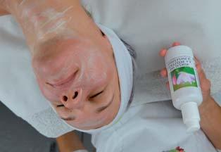 bőrnyugtató Bio porcsin-orvosi zsálya maszkot használtuk, mert a pórusösszehúzó