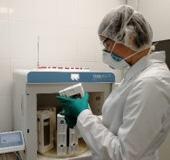 laboratórium is.