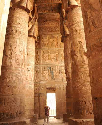 Hathor temploma vallási helyszíne az ókori Egyiptomnak. Szállás a hajón teljes ellátással. 6.