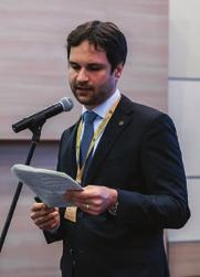 A közjegyző előtti bontási eljárás lehetőségét 2010-ben vezették be Romániában, amely a felek közös kérelmére indulhat (akár van közös kiskorú gyermek, akár nincs).