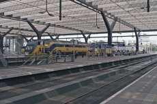 Rotterdam Centraal Station, és az ausztriai Vienna Central Station (Wien Hauptbahnhof). A Rotterdam Centraal Station bejárata és a peronrendszere Forrás: https://urbanidentity.