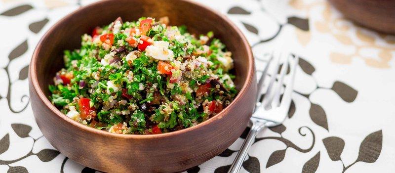1 min 15 min 25 min 1 Görög quinoa egytál 8 ml Bone broth, Organic (alaplé) 4 gm Quinoa, uncooked (quinoa) 1/2 tomato Cherry Tomatoes (paradicsom, darabolva) 1/8 Cucumber (uborka, darabolva)