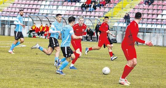 8 Sport SC Sopron: Február 27-én az Andráshida SC ellen játszik a csapat Bizakodó focidrukkerek MOLNÁR ZOLTÁN Elrajtolt az NB III-as labdarúgó-bajnokság tavaszi szezonja.