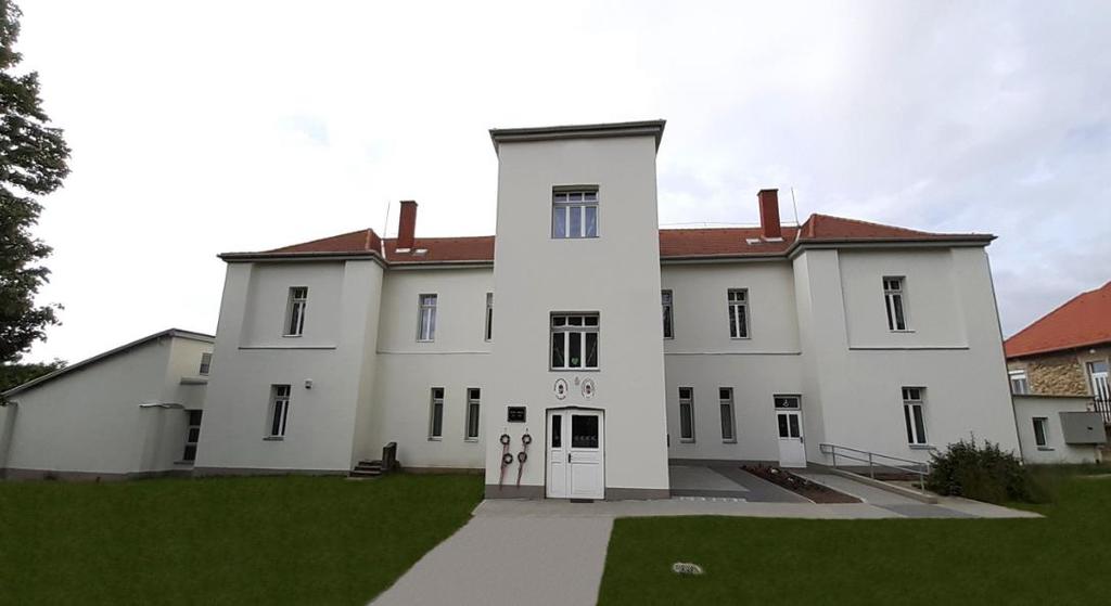Az iskola célja, hogy kulcsot adjon a tudáshoz. A Házirend célja, hogy kulcsot adjon a tanulói jogok gyakorlásához és a kötelezettségek teljesítéséhez.