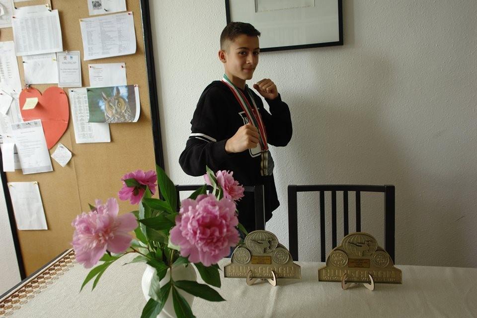 Cselovszki Patrik újabb nagy eredményei: a nemzetközi kick-box versenyen két 1.
