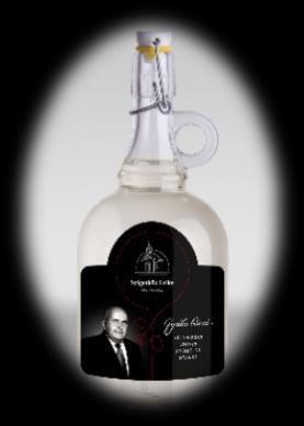 szőlő muskotályos ízét villantja fel. Az intenzívebb alkoholtartalommal egy férfias, igazi beszélgetős estét megalapozó pálinkát kínálunk.