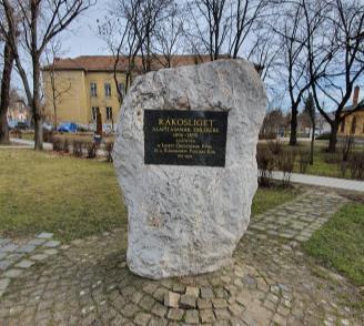 idős és frissen telepített faegyeddel.