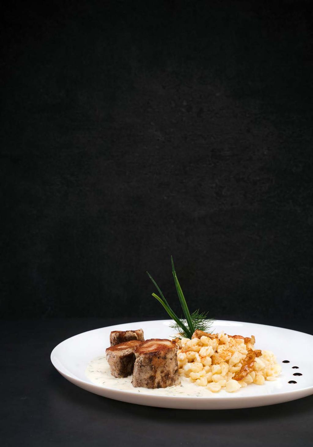 SERTÉSHÚSBÓL KÉSZÜLT ÉTELEK PREPARATE DIN CARNE DE PORC PORK MEALS / SCHWEINEFLEISCH GERICHTE Cigánypecsenye Ceafă de porc Gypsy Pork Steak Zigeunerbraten 32.