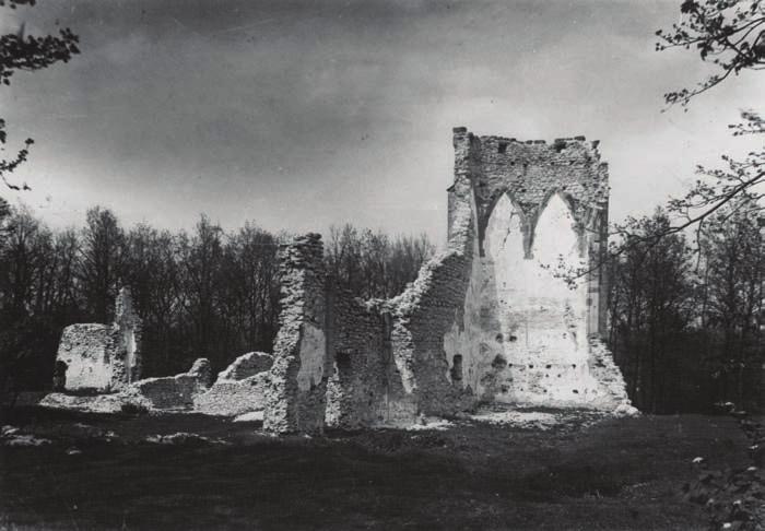 Lukács Nikoletta 1, Szegedi Kristóf 1, Szénásy-lACZKó Virág 1 1 Magyar Nemzeti Múzeum Nemzeti Régészeti Intézet, Budapest Utazás az Árpád-kori Győr-Tatai-teraszvidékre 2023 augusztus és 2024 január
