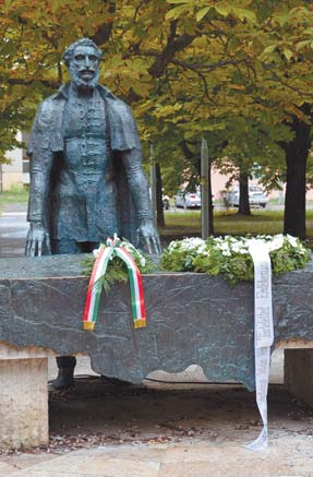 szavában, ott zsarnokság van nemcsak a füst-sötéten lobogó vádbeszédben, beismerésben, rabok fal-morse-jében, SZÉCHENYIVÁROS MÁRIAHEGY BUDAIHEGY MIKLOVICSTELEP 2013.