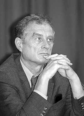 világhírû tudósnak a Nobel-díjat.