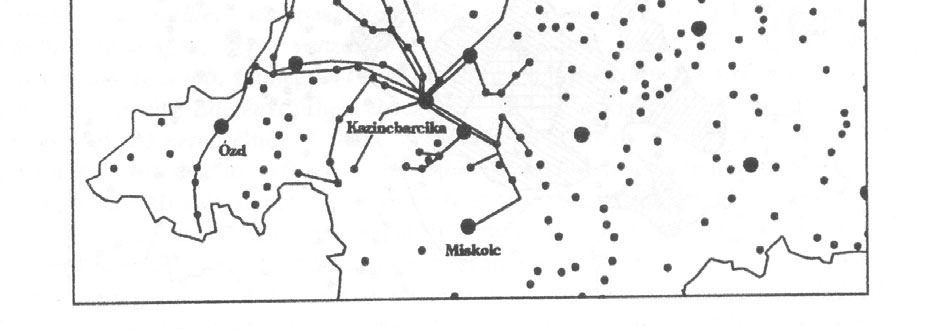 Ugyanakkor városi intézmények megtelepítésére nem történtek kísérletek, a kis lélekszámú potenciális vonzáskörzet (lakosságszáma maximálisan mintegy 16-17 ezer lehetne) szegény, nem képes