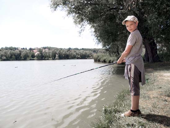 Nyári horgásztábor Pogányban Idén, a hagyománynak megfelelően, ismét megrendezésre került a gyermek horgásztábor Pogányban.