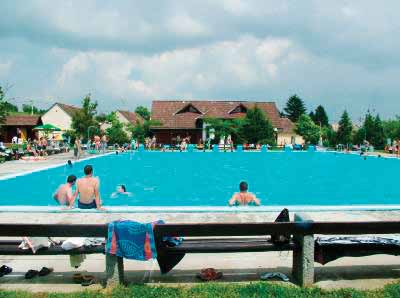 Tiszaeszlár: akik a legmesszebbre mentek A Tiszaeszlári MÉSE Klub 2007. évi nyári táborának úti céljául a Pécstől mintegy 30 kilométernyire fekvő a Baranya megyei Old- Beremend községeket választotta.